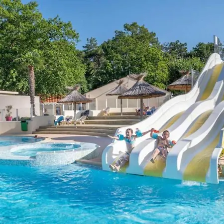 Chalet 4 Etoiles - Piscine - Eeccei *