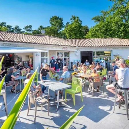 4 Etoiles - Piscine - Eeccei